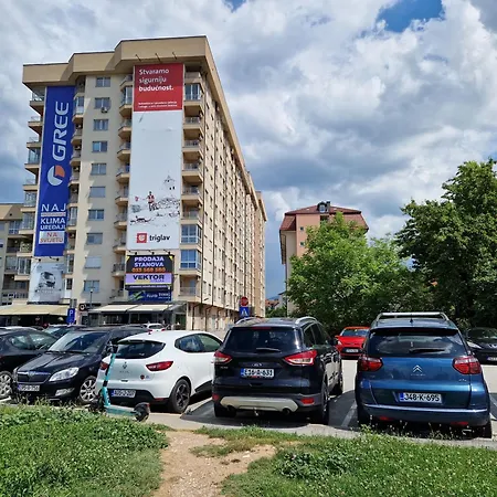 Pacifik Lux & Private Garage Apartment