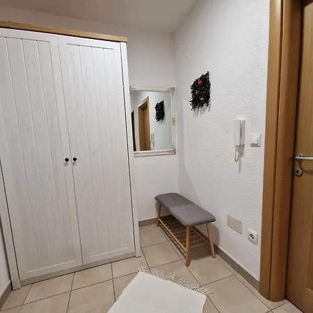 Pacifik Lux & Private Garage Apartment