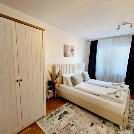 Pacifik Lux & Private Garage