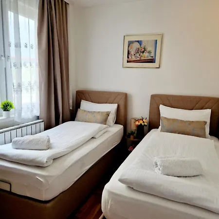 Pacifik Lux & Private Garage Apartment Sarajevo
