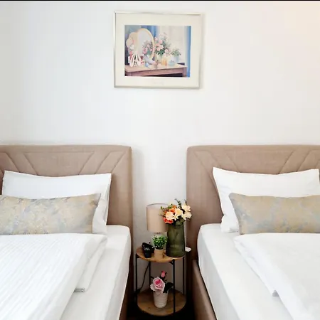 Pacifik Lux & Private Garage *