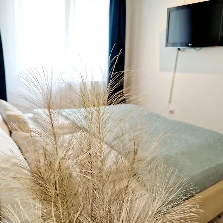 Pacifik Lux & Private Garage Апартаменты *